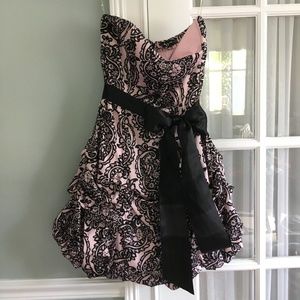 Windsor strapless patterned dress